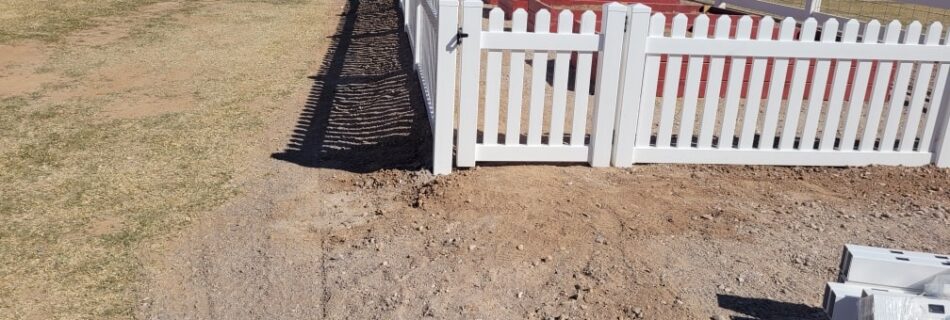 vinyl straight picket fence